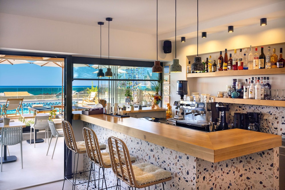 Calla Luxury Seafront Suites 33/50