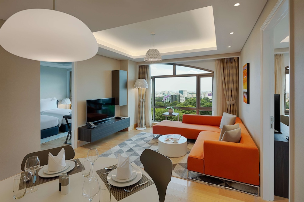 SHERWOOD SUITES 47/74