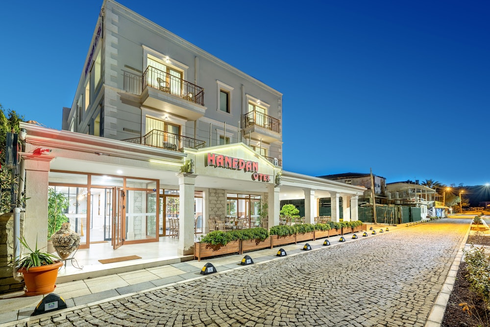 Hanedan Hotel 4/40