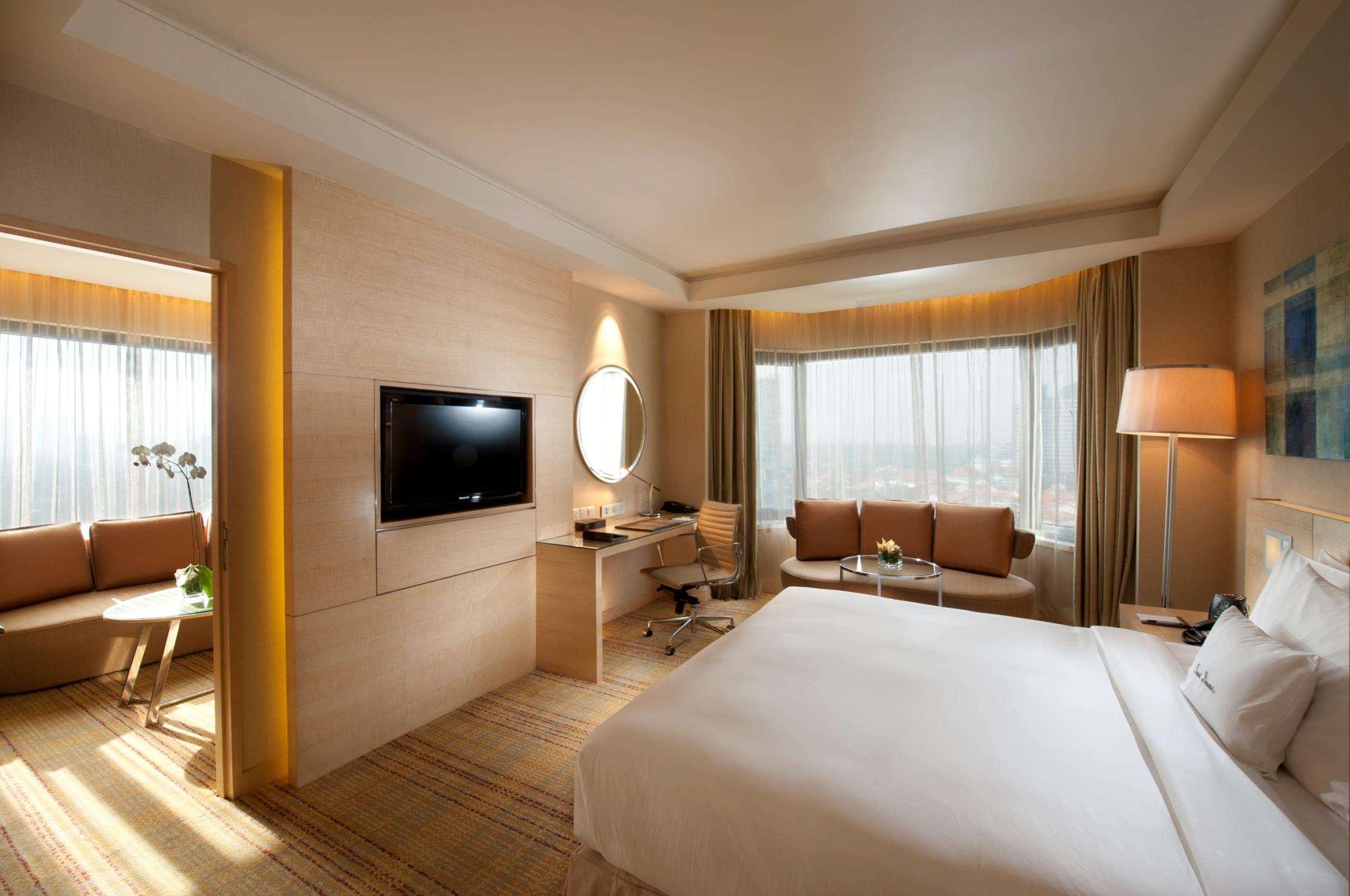 DELUXE, SUITE, KING BED, LOUNGE ACCESS
