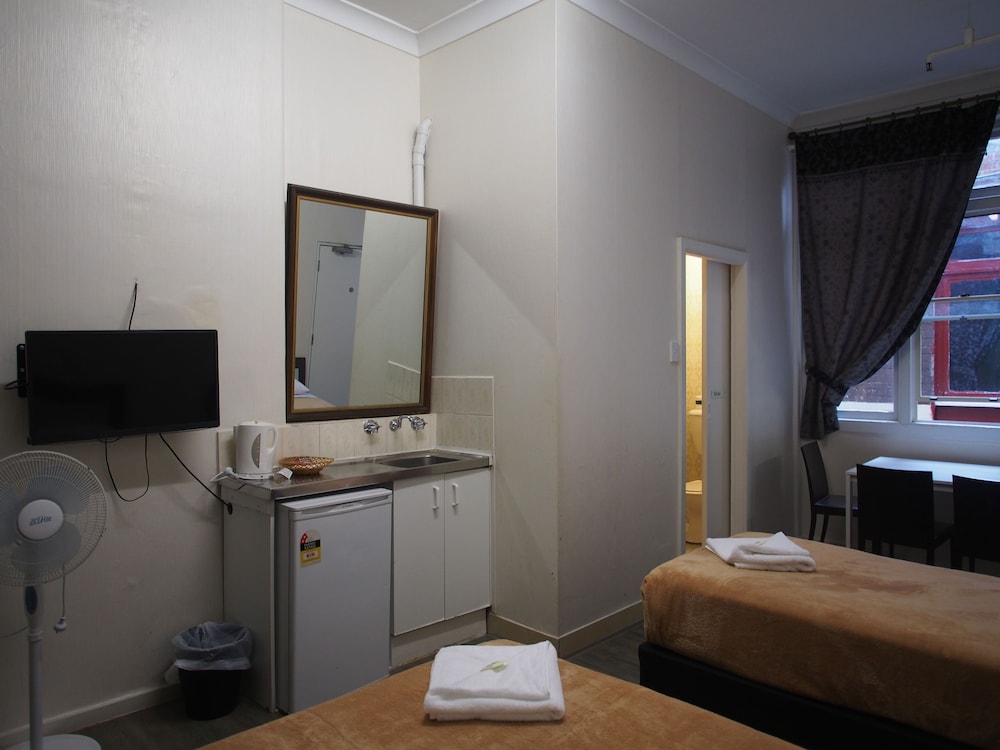 CENTRAL PRIVATE HOTEL 10/55