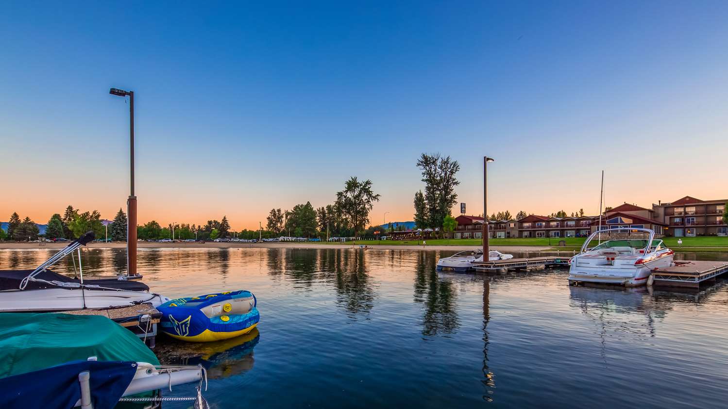 Best Western Edgewater Resort 44/46