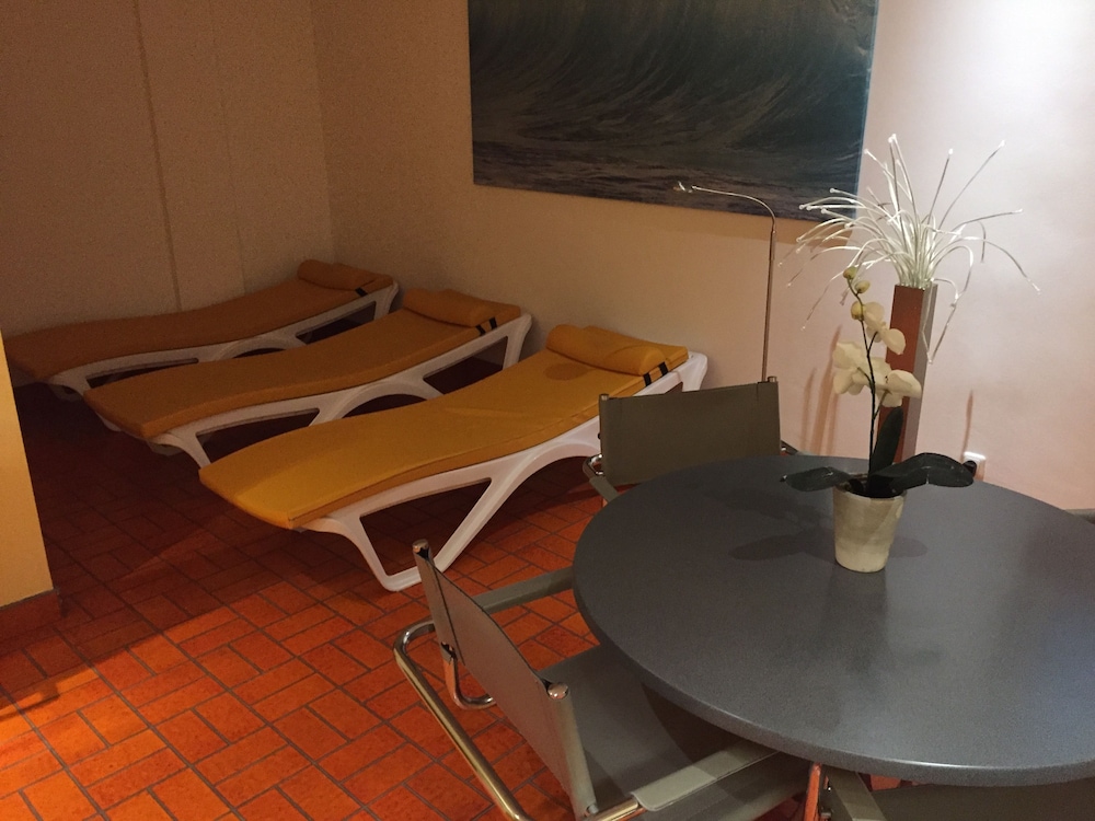 TOP CountryLine Hotel Roth 25/38