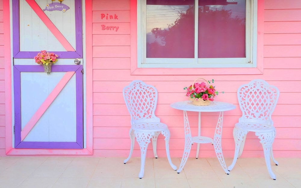 A Houses Homestay 15/90