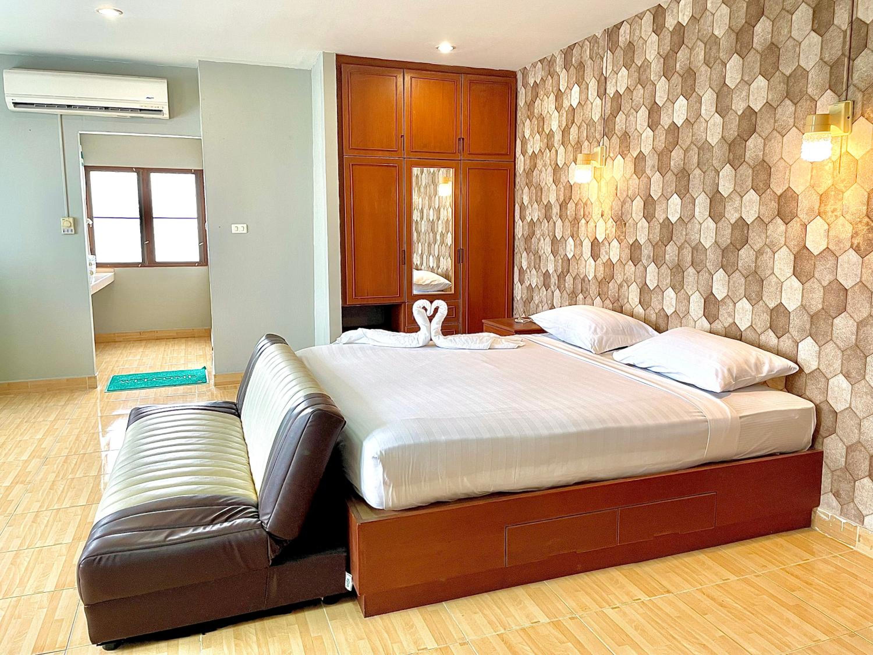 غرفة سوبيريور ثلاثية، Green Beach Pattaya 10/10