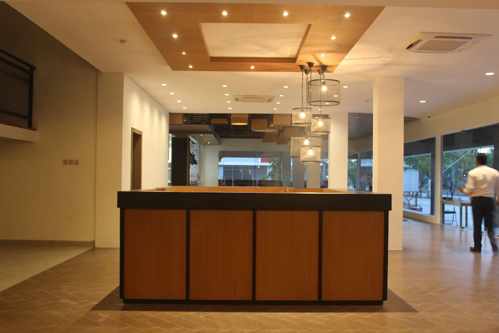 Opi Indah Hotel 5/52