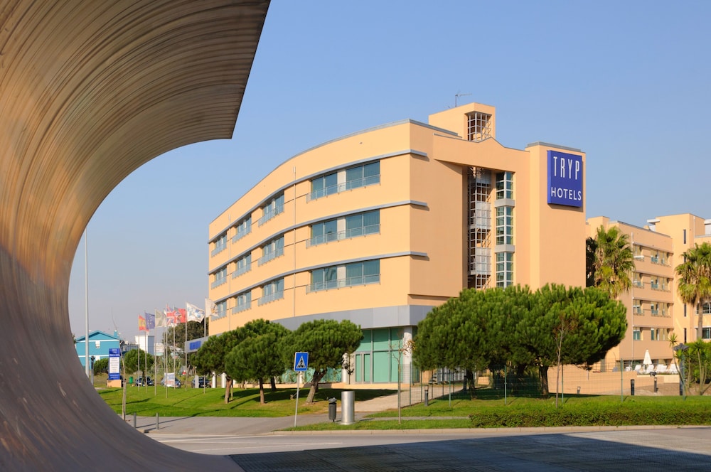 TRYP by Wyndham Porto Expo Hotel in MATOSINHOS