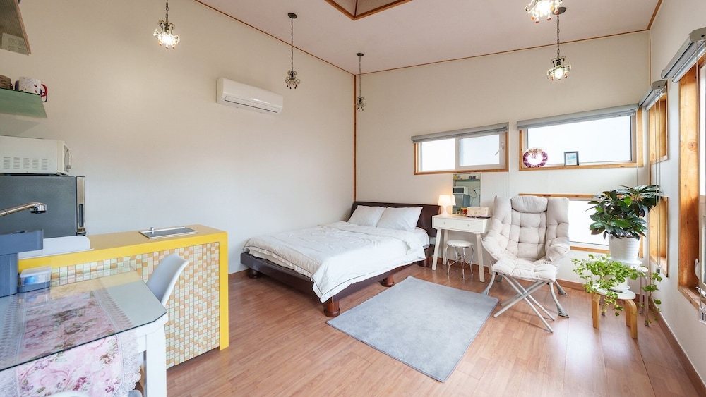 Hongcheon Lime Orange Pension 6/49
