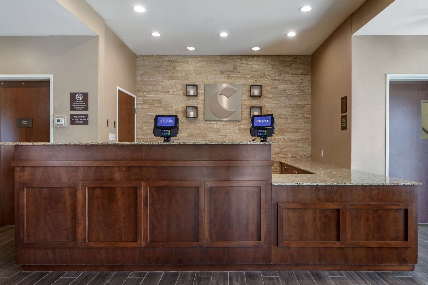 Comfort Inn and Suites Avera Southwest Sioux Falls SD 4/37