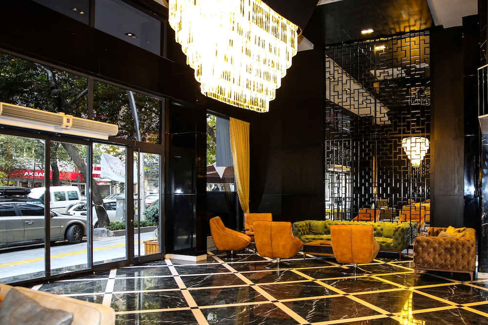 New Gate Hotel 6/25