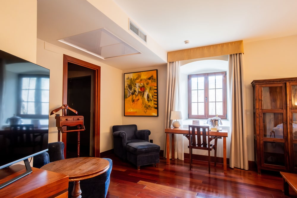 Hotel & Spa Monasterio de Boltana 28/40