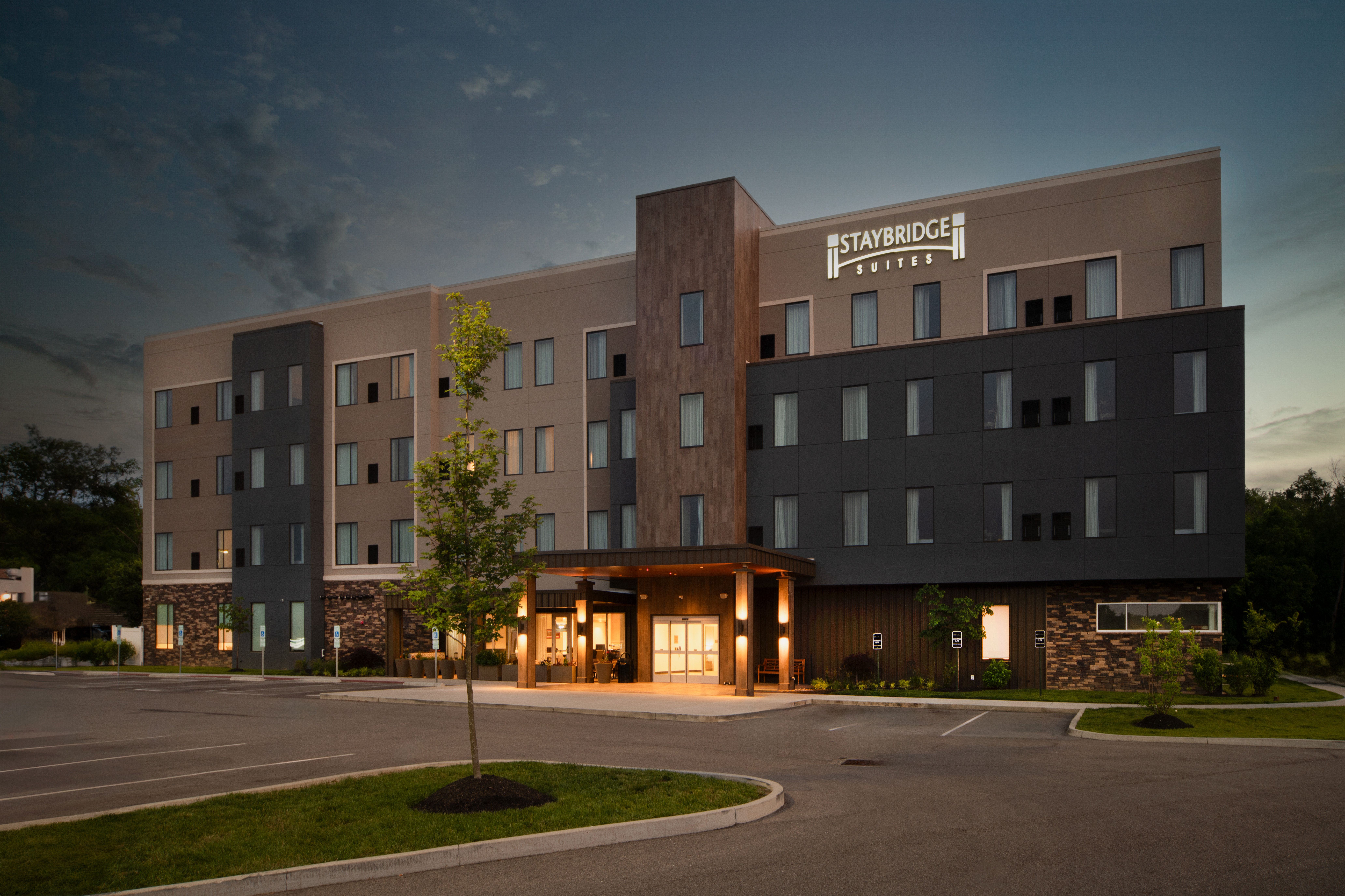 Staybridge Suites - Cincinnati East - Milford, an IHG Hotel 3/37