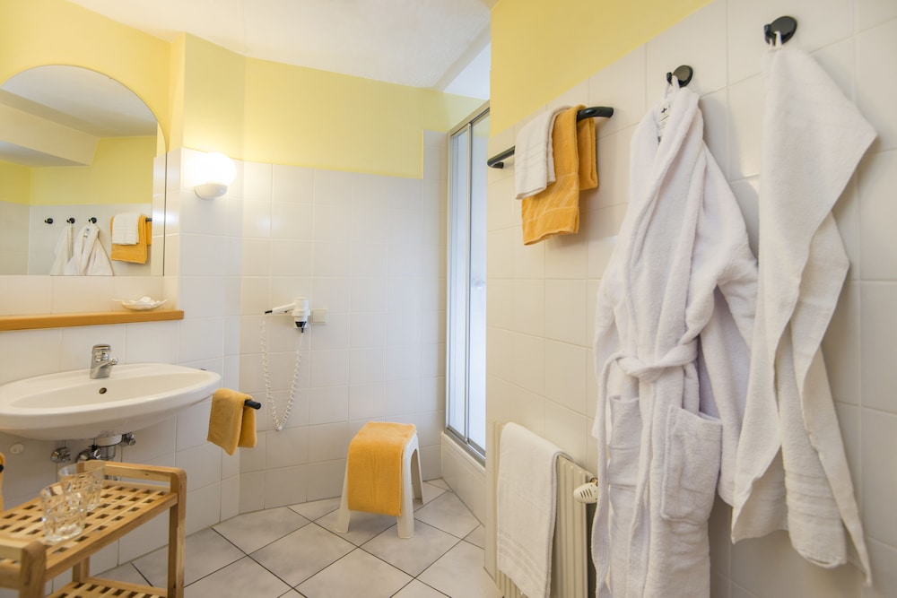 غرفة كومفورت بسرير كوين بشرفة، Hotel Das Gastein 6/6