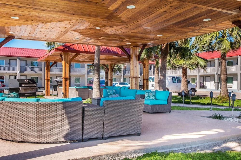 Oceans Edge Hotel, Port Aransas,TX (ex Red Roof Inn Port Aransas) 38/62