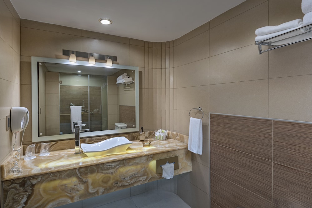 HOLIDAY INN GUATEMALA 36/78