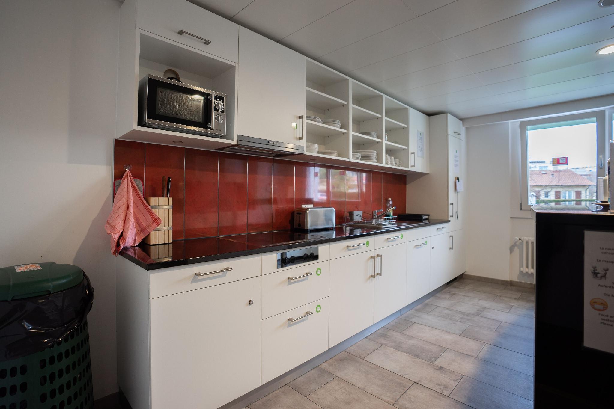 Nyon Hostel 2/26