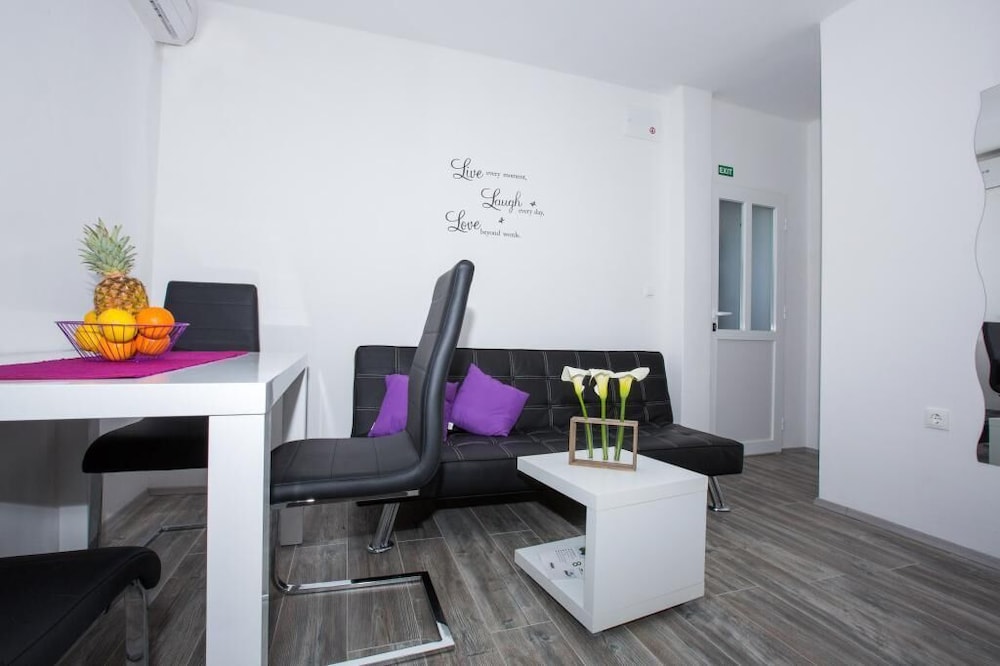 APARTMENTS VILLA ROZA 46/67