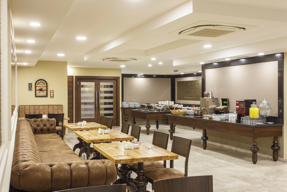 ANTROYAL HOTEL 44/50
