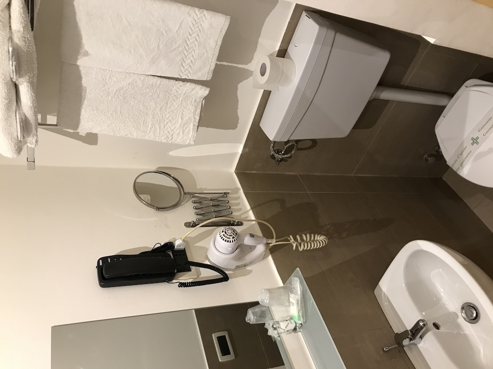 Albergo Parigi 34/35