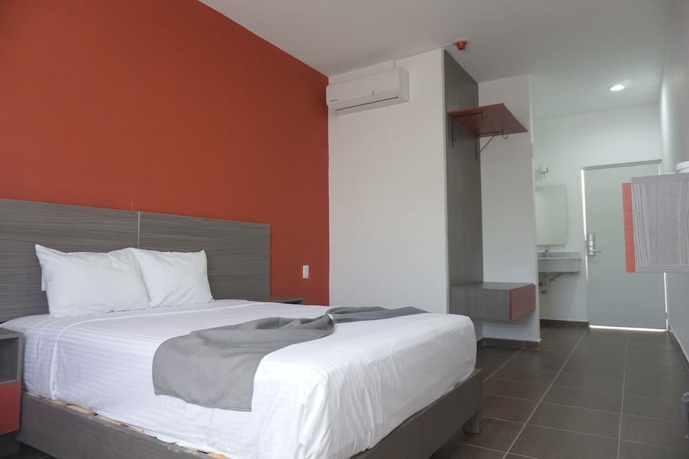 Alo Select Mazatlan 13/38