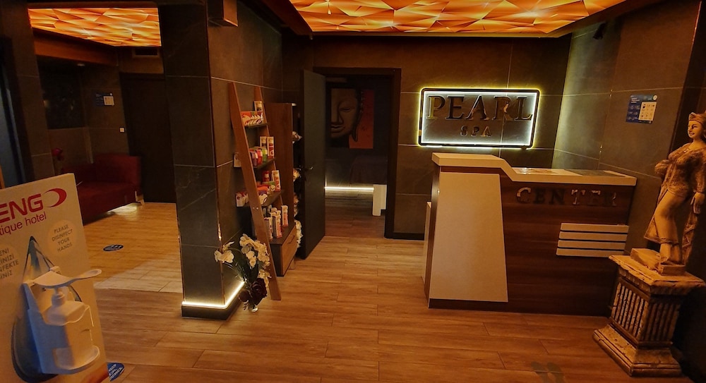Fengo Hotel 65/69