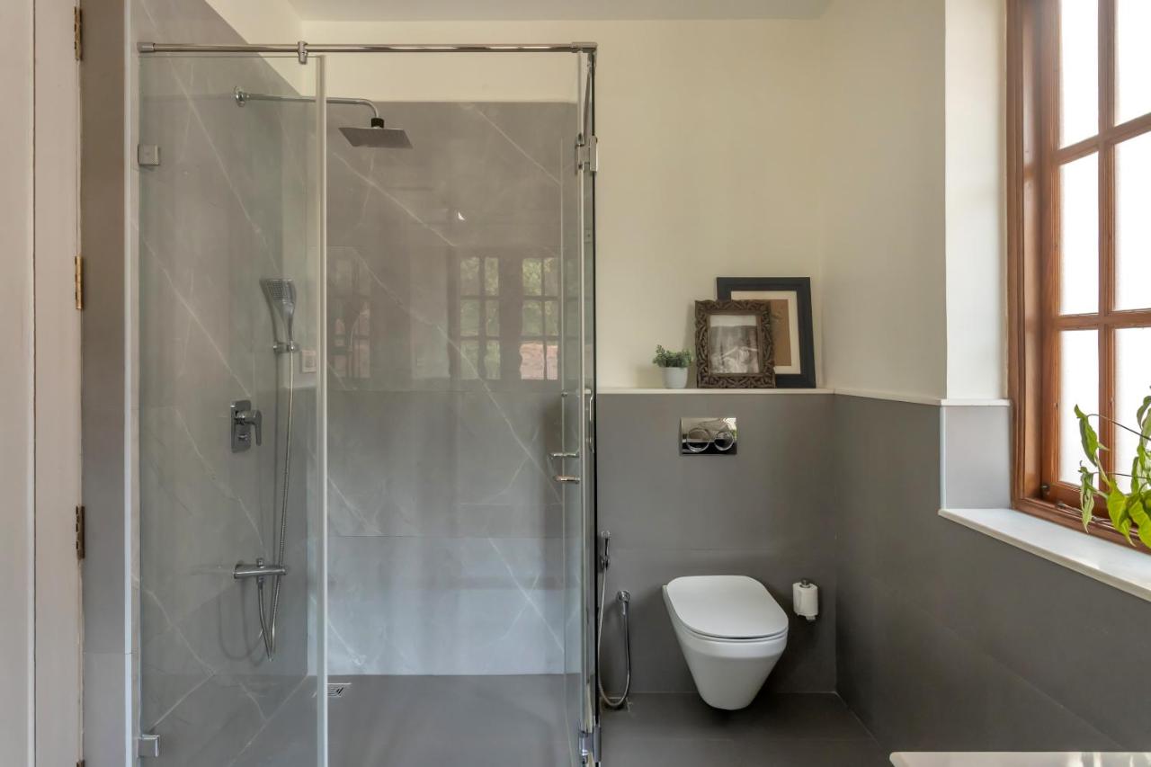 ELIVAAS 4 BHK with Pvt pool and Bar PinkSky 55/56