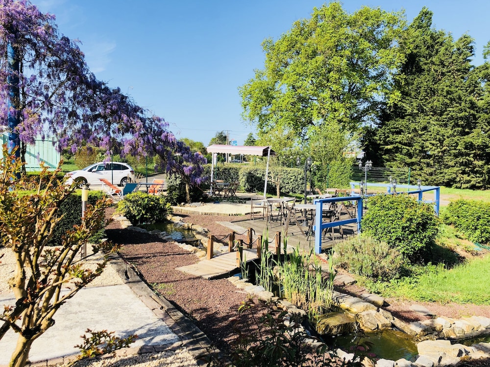 HOTEL AU RELAIS DES LILAS 24/24