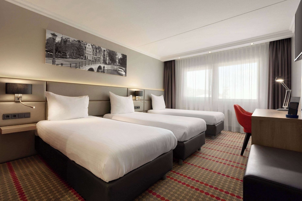 SUPERIOR, TRIPLE, 3 BEDS