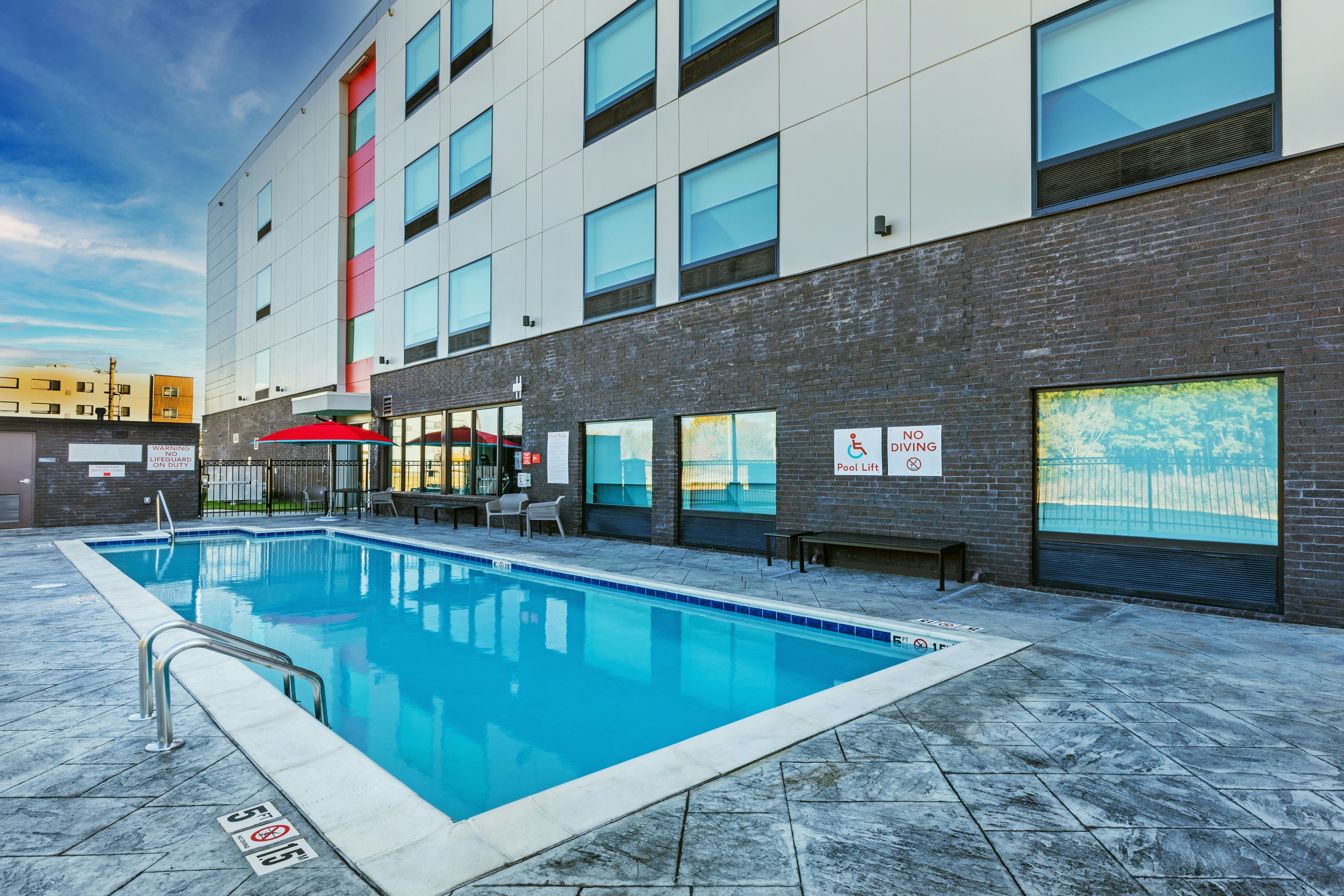 Avid Hotel Bentonville Rogers 4/62