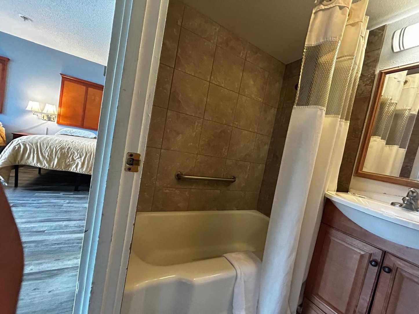 Travelers Inn by OYO Longview Kelso 26/29