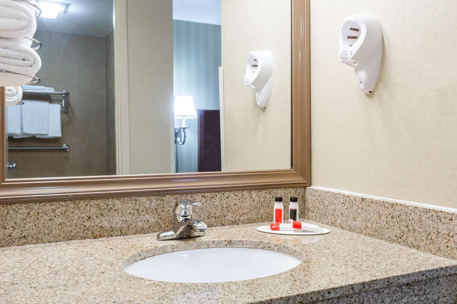 Days Inn by Wyndham Westminster, MD 38/42