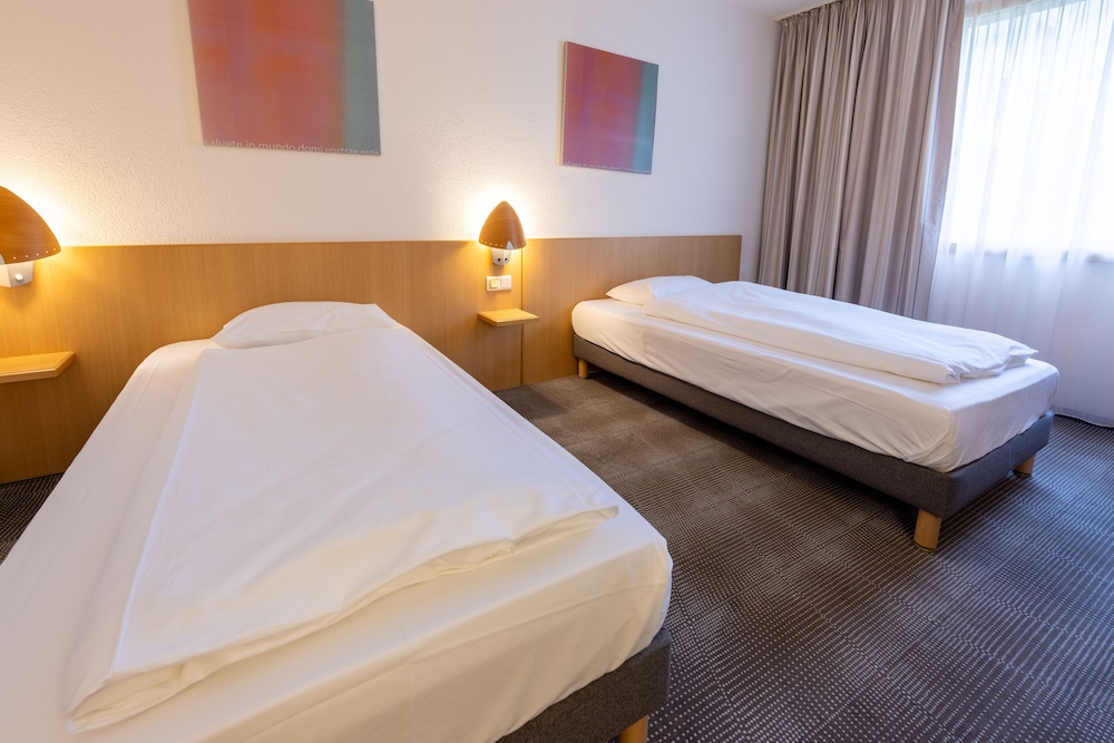 Novotel Dusseldorf City West 23/74