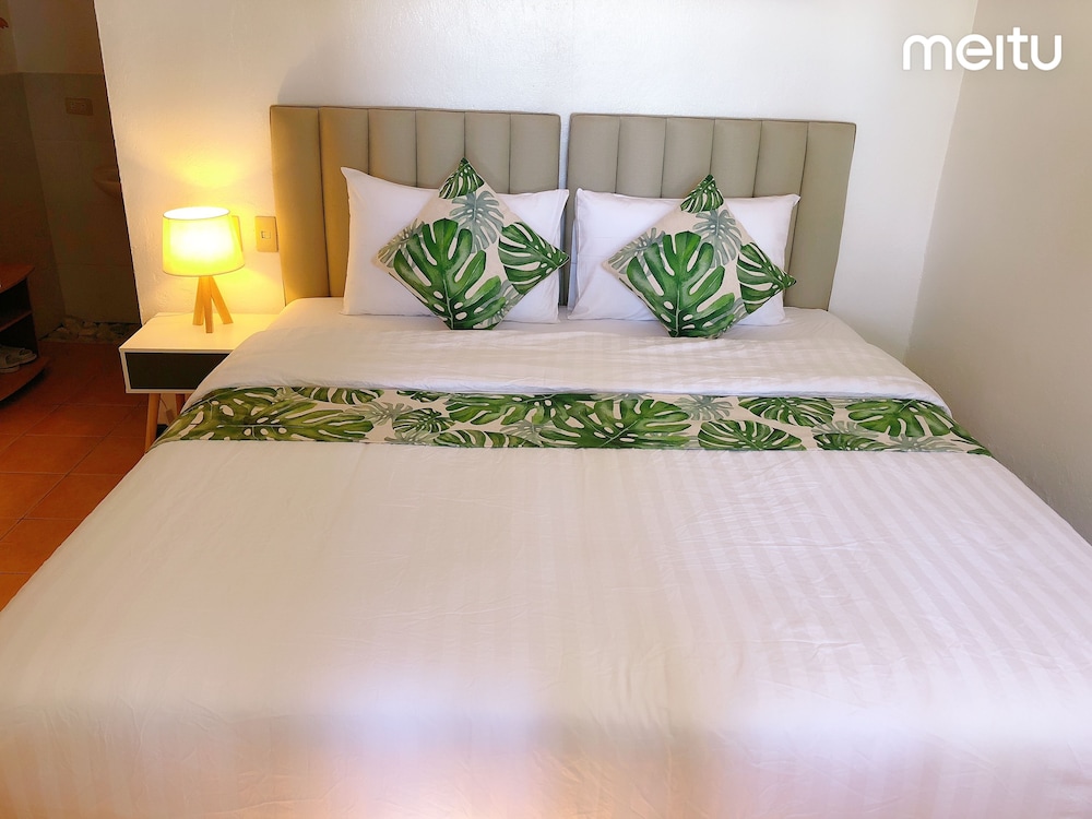 Grand Blue Beach Hotel 22/77