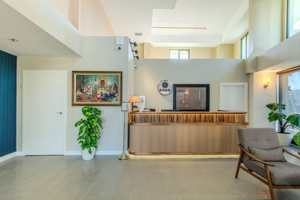 Nenessa Airport Hotel 10/46