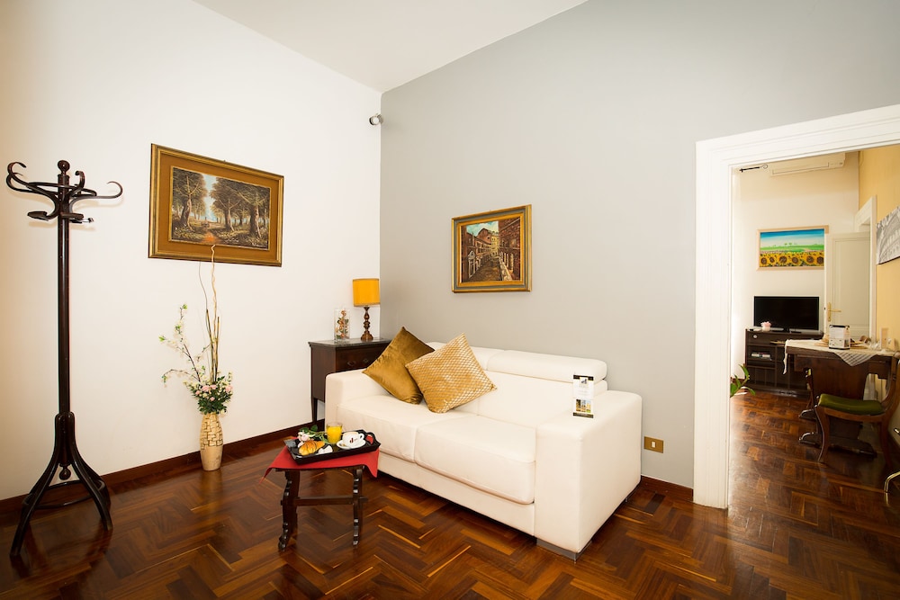 Nerva Accomodation Cavour 24/67