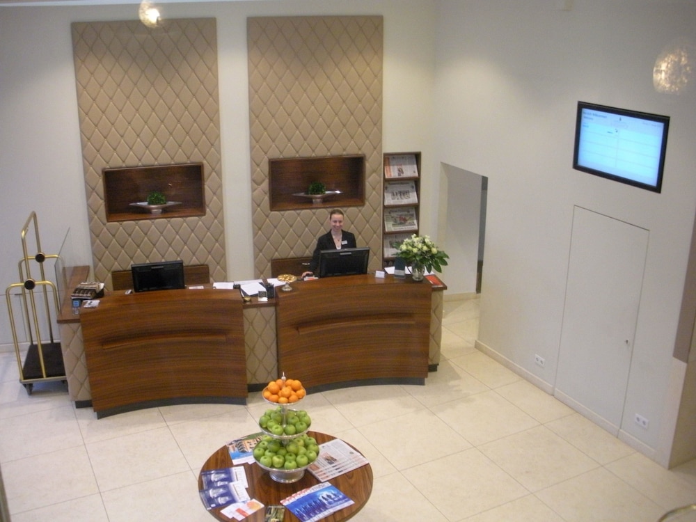 Central Kaiserhof Hotel 7/69