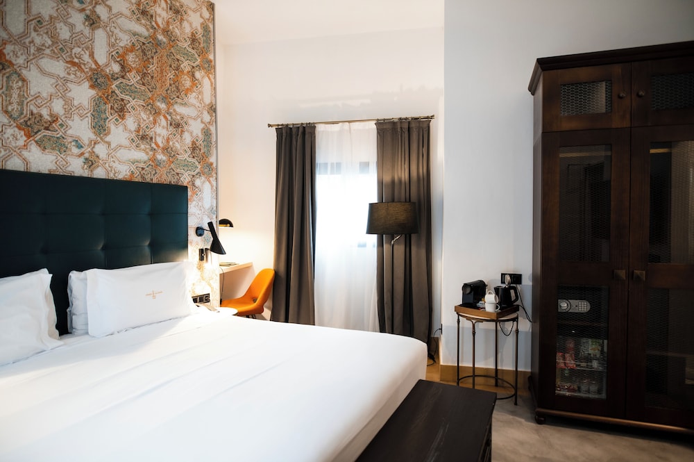 SUPERIOR, DOUBLE BED
