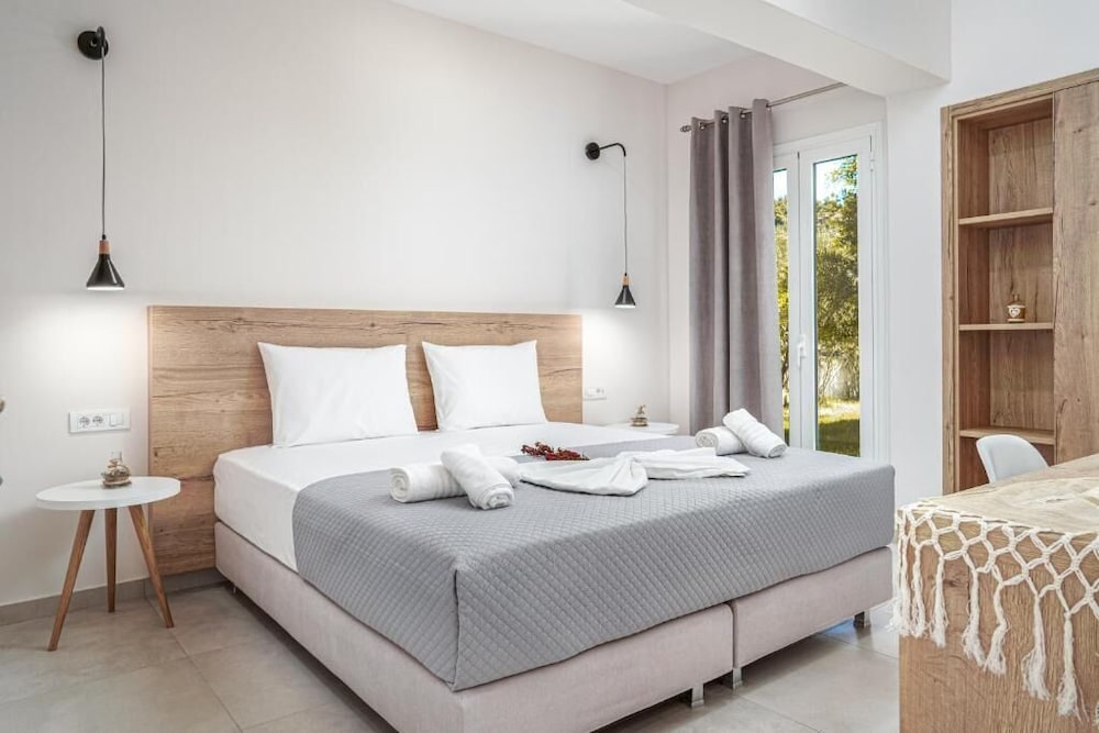 Antonis Apartments 11/50