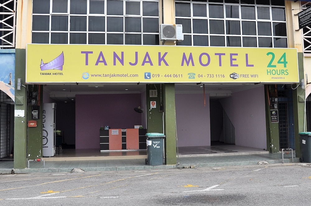 Tanjak Motel 2/19