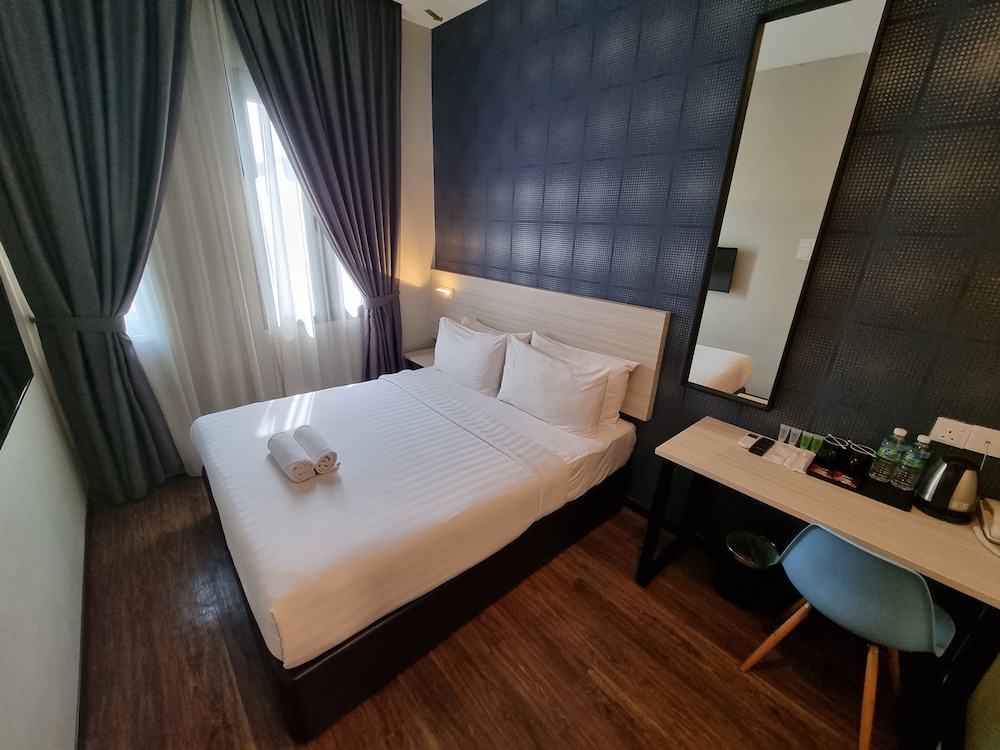 The Square Hotel 20/62