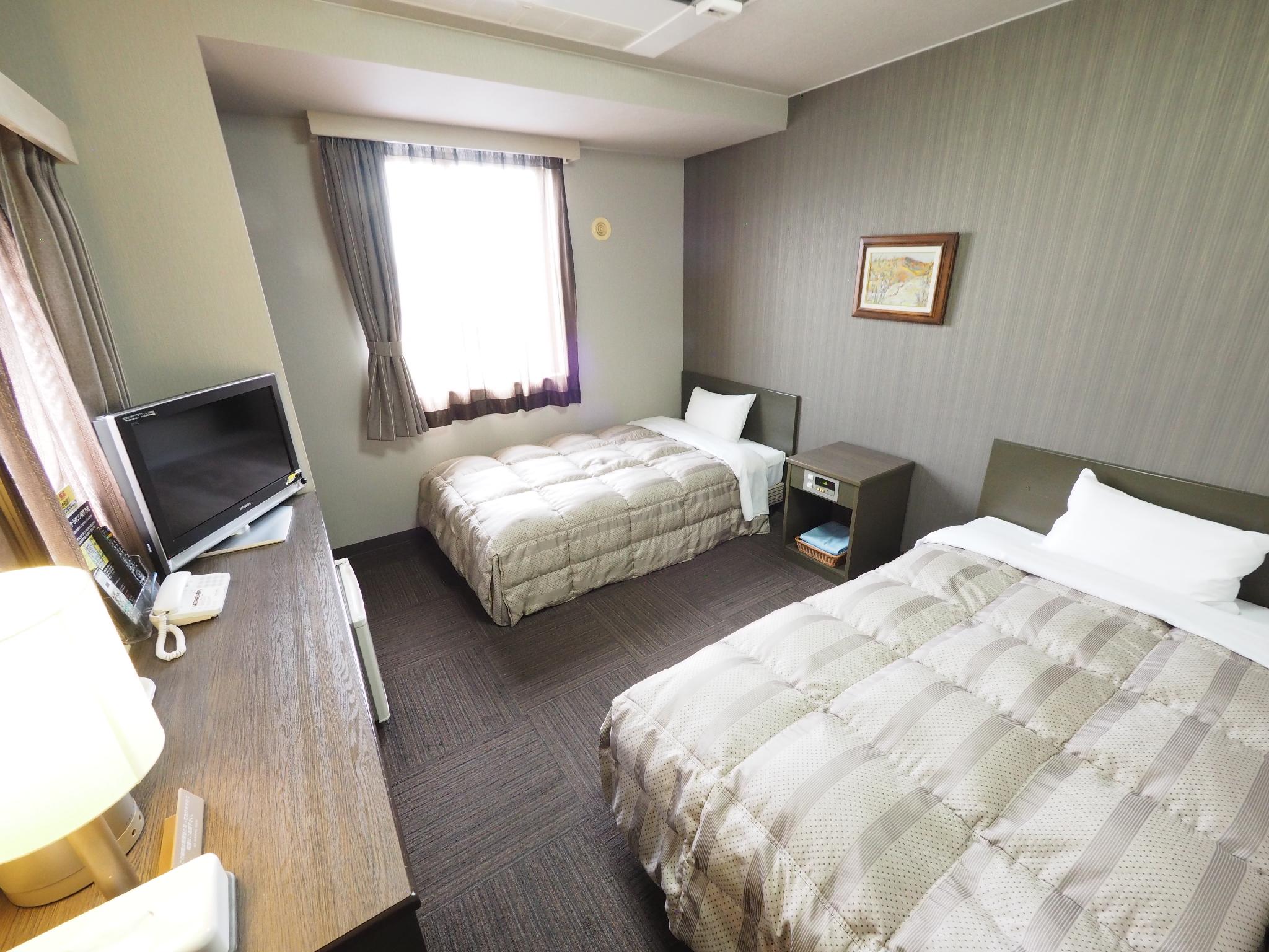 Room, Twin Beds, Annex