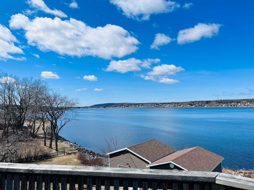 Harbourview Inn, SureStay Collection by Best Western 47/49
