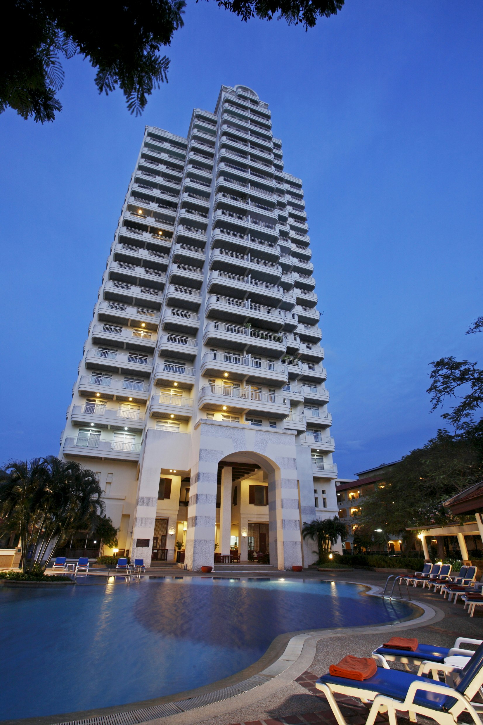 Waterfront Suites Phuket by Centara 8/76