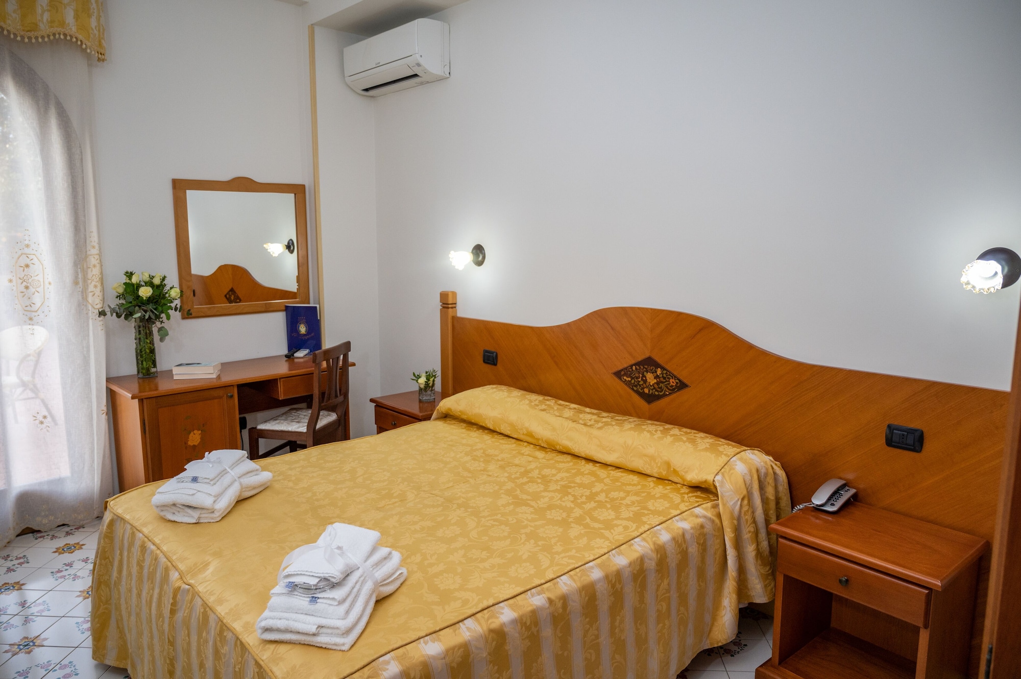 BASIC, DOUBLE BED, ANNEX