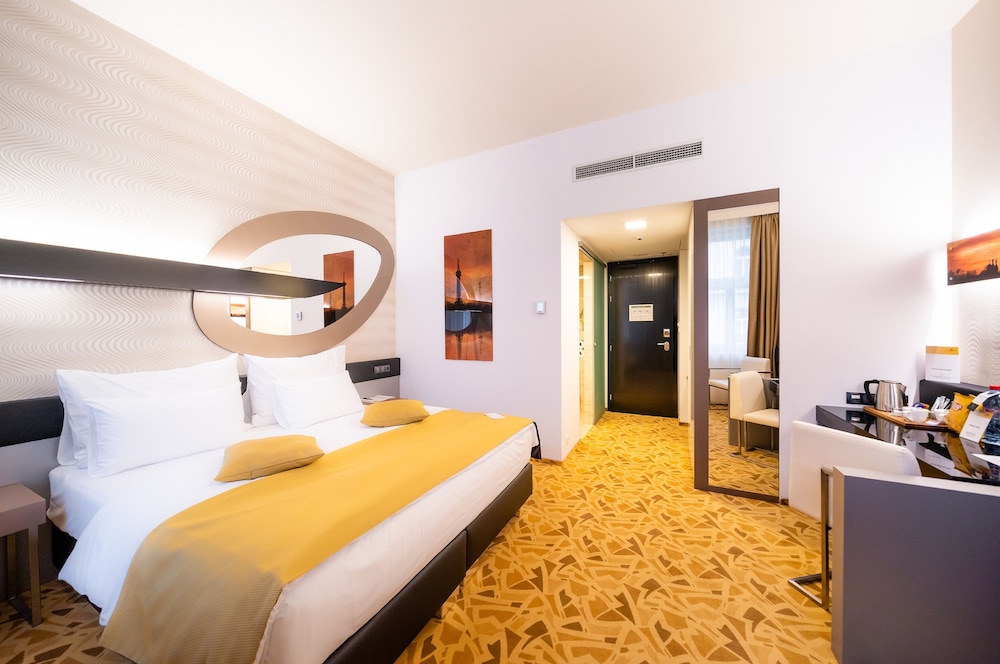 Deluxe, Twin Beds, Grandium Hotel Prague 7/10