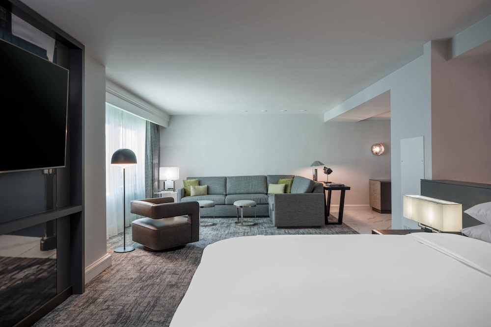 Renaissance Harborplace Hotel 3/51