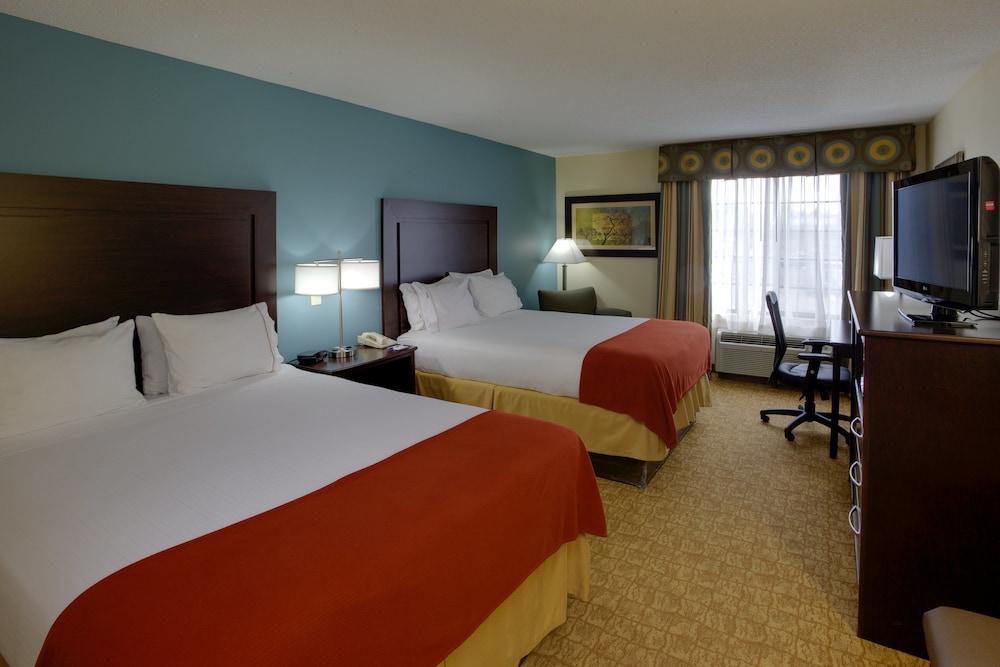 غرفة قياسية بسريرين كوين لذوي الإعاقة
