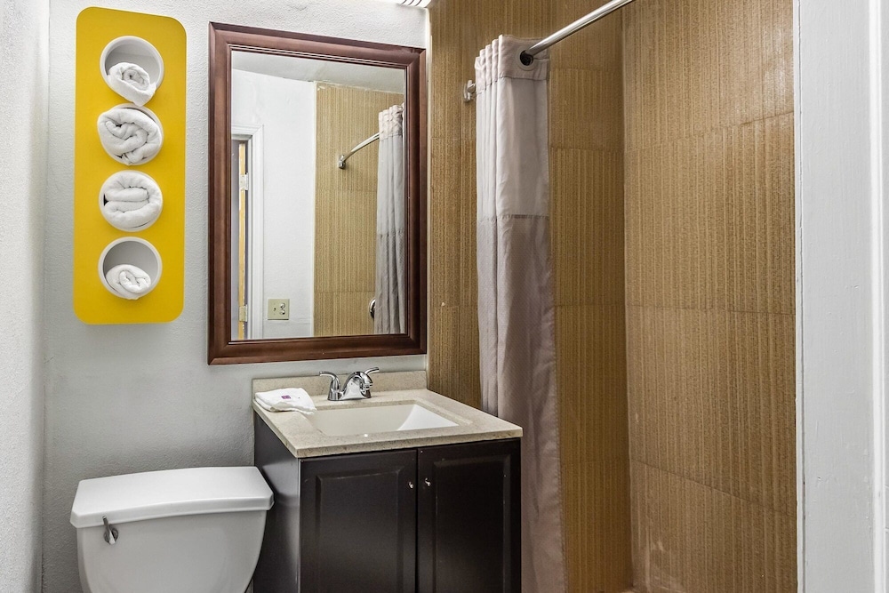 Motel6 Elizabeth, NJ - Newark Liberty Intl Airport 43/45