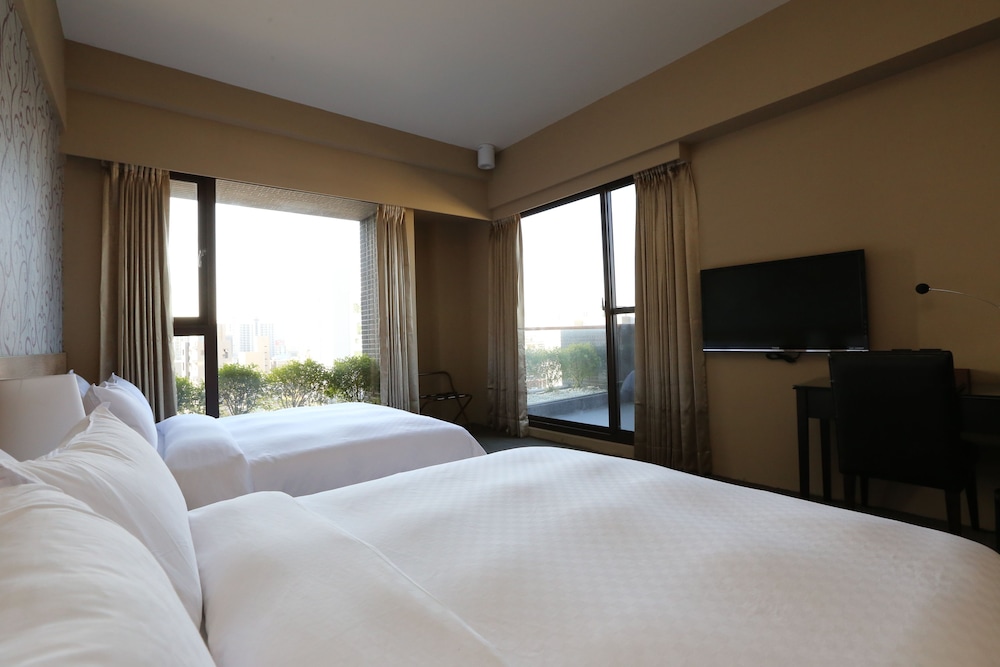 Kun Hotel 12/61