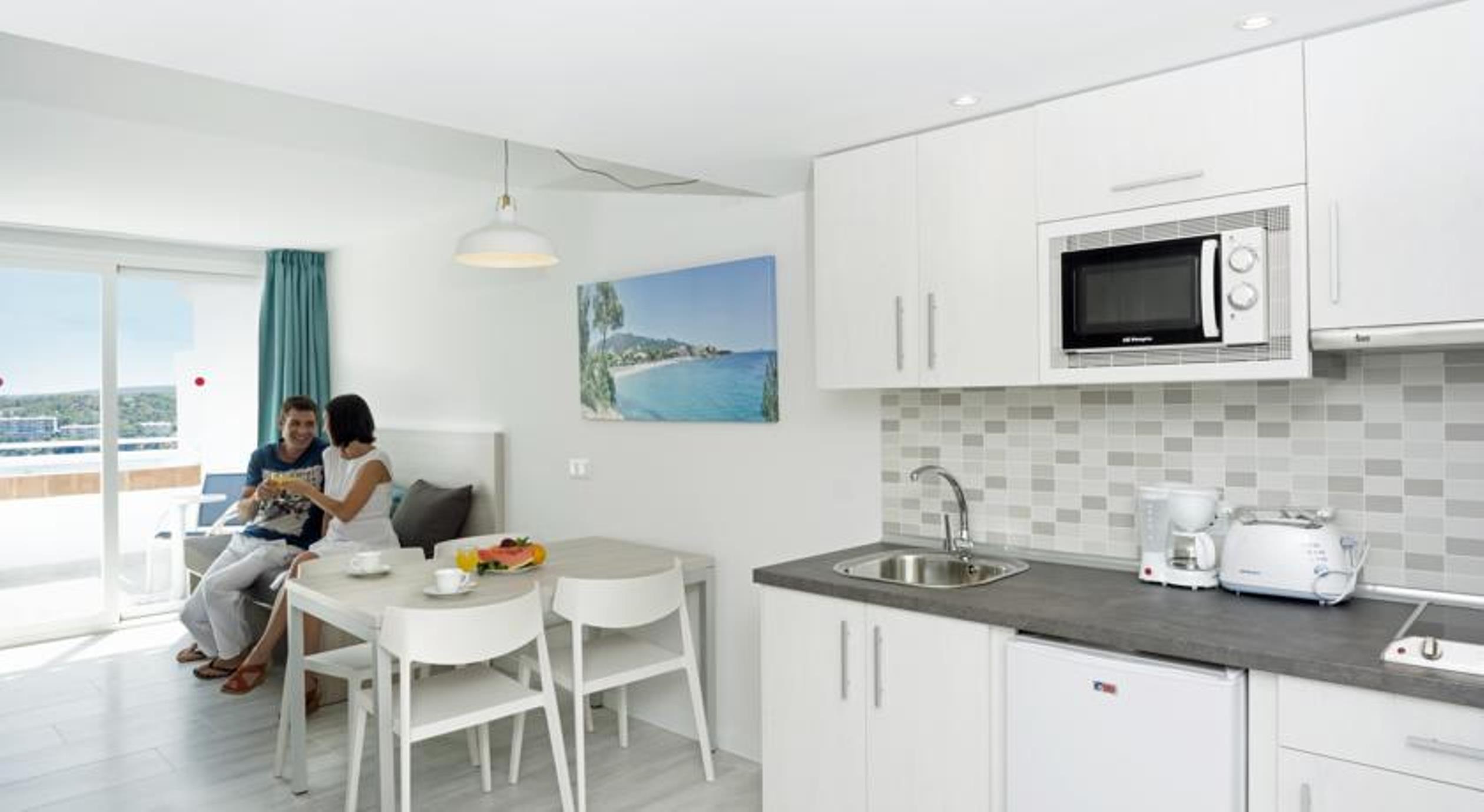 STUDIO, SEA VIEW